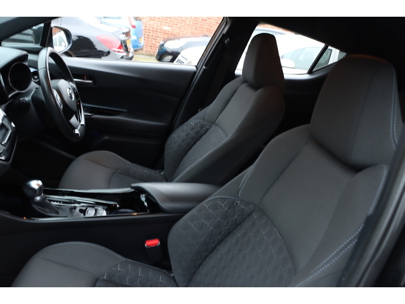 Used Toyota C-HR 2020 for sale - 76918045: Photo 30