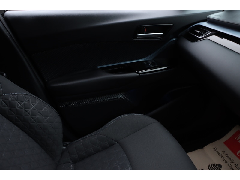 Used Toyota C-HR 2020 for sale - 76918045: Photo 34