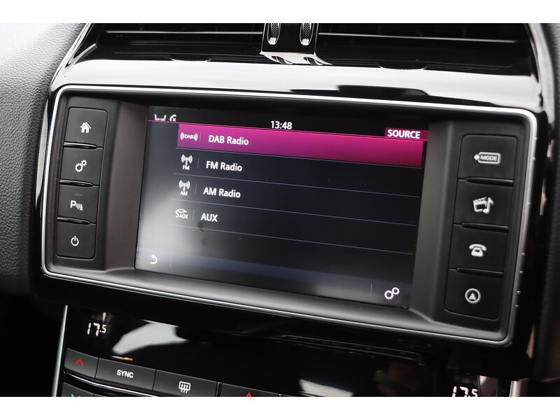 Used Jaguar XE 2017 for sale - 76163706: Photo 11