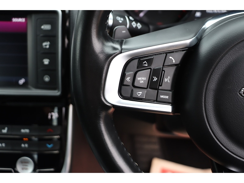 Used Jaguar XE 2017 for sale - 76163706: Photo 39