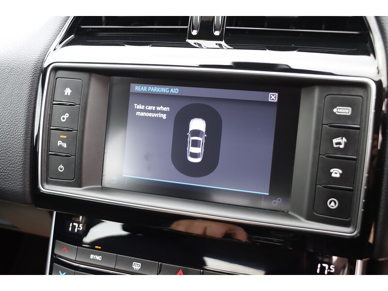 Used Jaguar XE 2017 for sale - 76163706: Photo 7