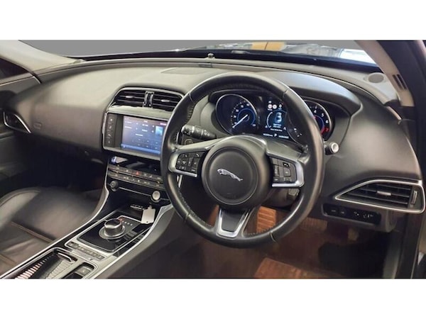 Used Jaguar XE 2017 for sale - 76163706: Photo 8