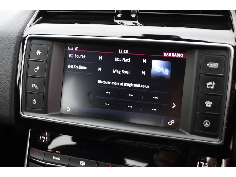 Used Jaguar XE 2017 for sale - 76163706: Photo 9