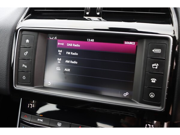 Used Jaguar XE 2017 for sale - 76163706: Photo 9