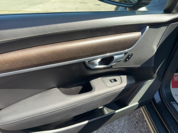Used Volvo V90 Cross Country 2020 for sale - 74028903: Photo 32