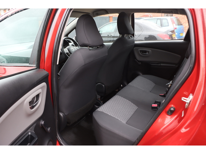 Used Toyota Yaris 2015 for sale - 77452656: Photo 32