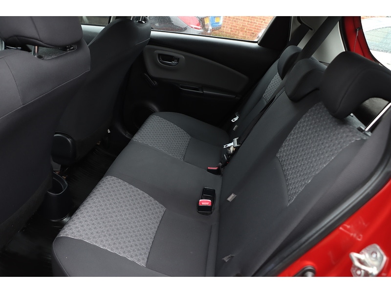 Used Toyota Yaris 2015 for sale - 77452656: Photo 34