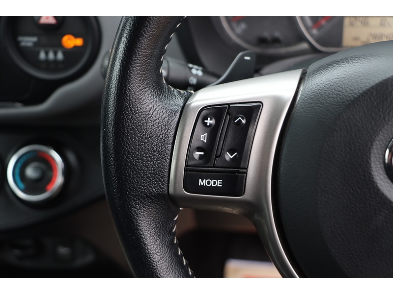 Used Toyota Yaris 2015 for sale - 77452656: Photo 39