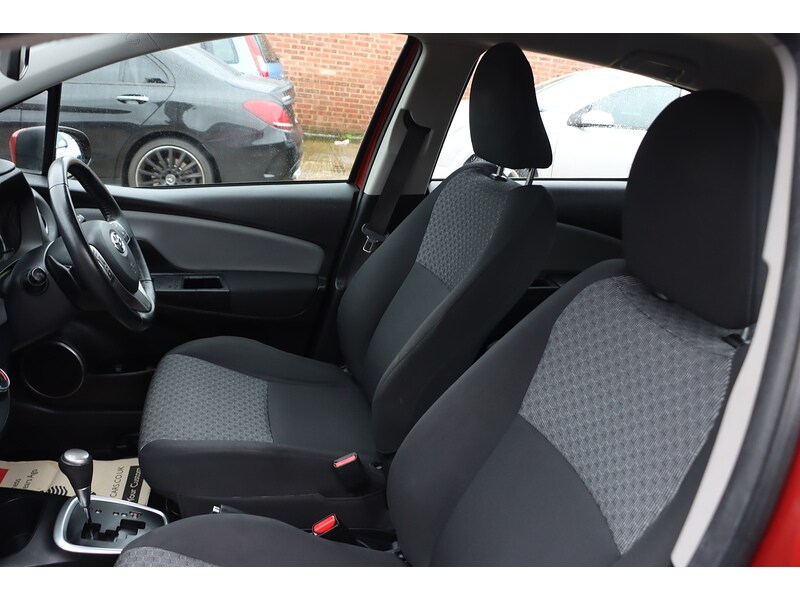 Used Toyota Yaris 2015 for sale - 77452656: Photo 46