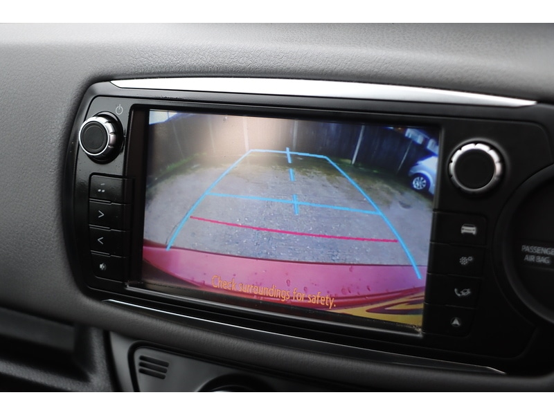 Used Toyota Yaris 2015 for sale - 77452656: Photo 6