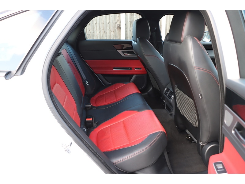 Used Jaguar XF 2018 for sale - 76918048: Photo 14
