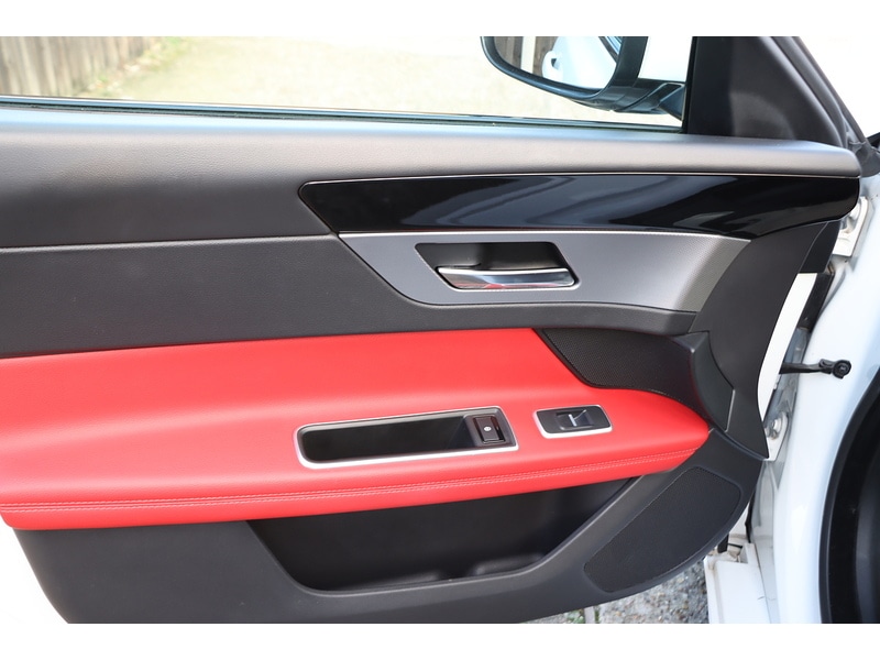 Used Jaguar XF 2018 for sale - 76918048: Photo 23