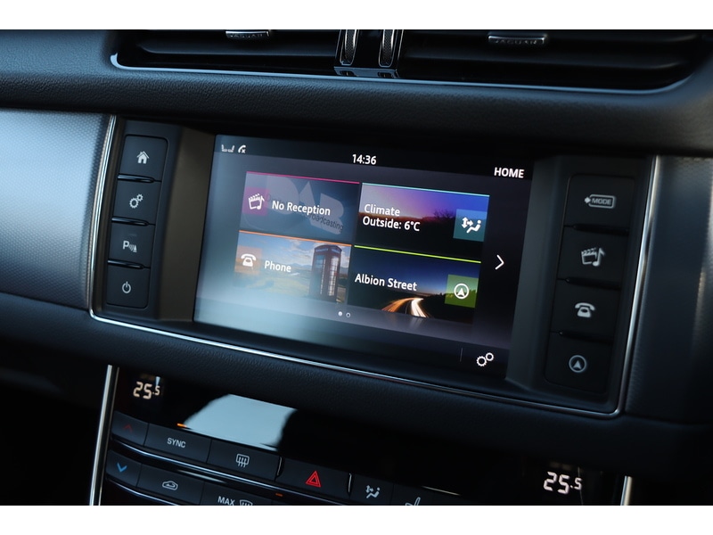 Used Jaguar XF 2018 for sale - 76918048: Photo 31