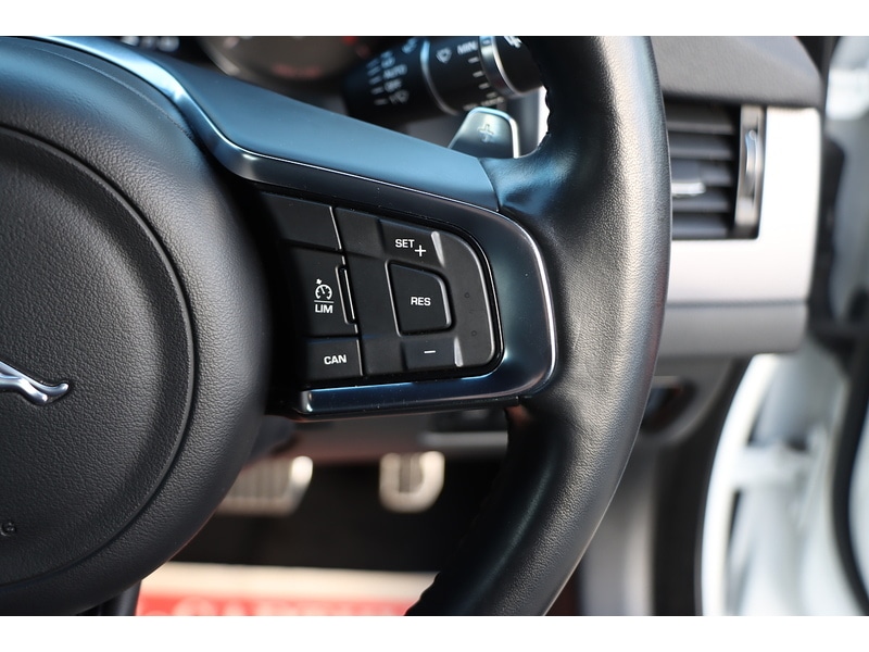 Used Jaguar XF 2018 for sale - 76918048: Photo 39