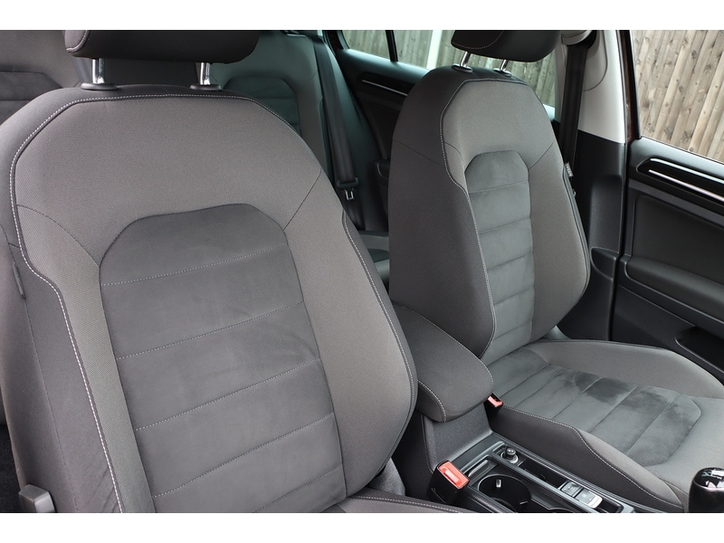 Used Volkswagen Golf 2017 for sale - 76185804: Photo 28