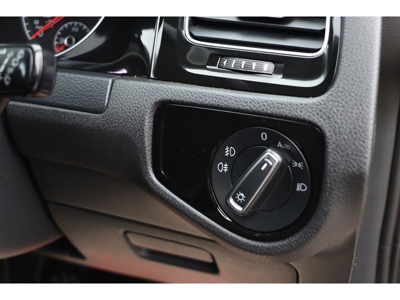 Used Volkswagen Golf 2017 for sale - 76185804: Photo 29