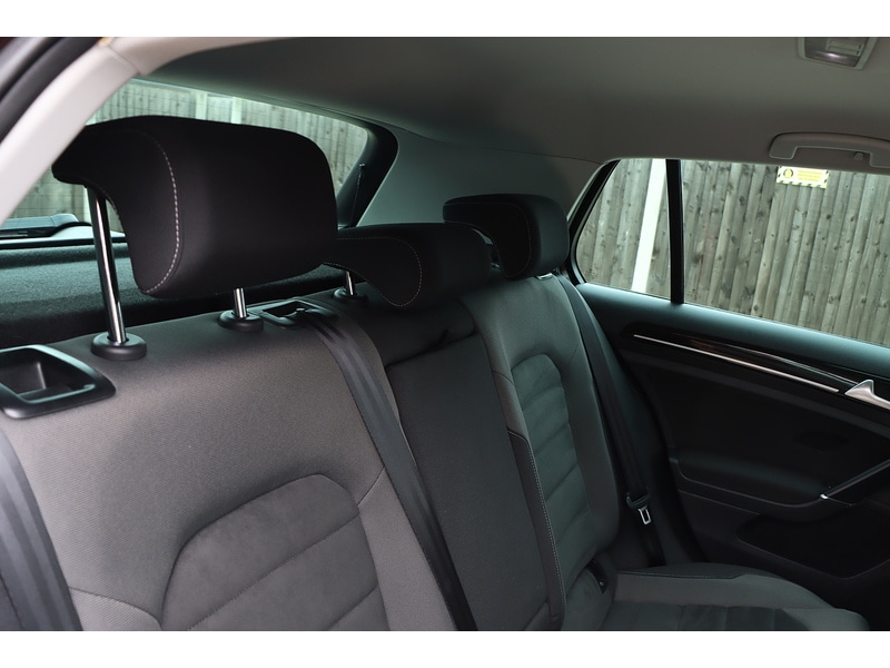 Used Volkswagen Golf 2017 for sale - 76185804: Photo 32