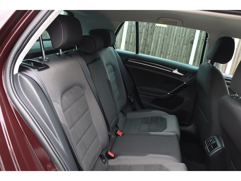 Used Volkswagen Golf 2017 for sale - 76185804: Photo 33