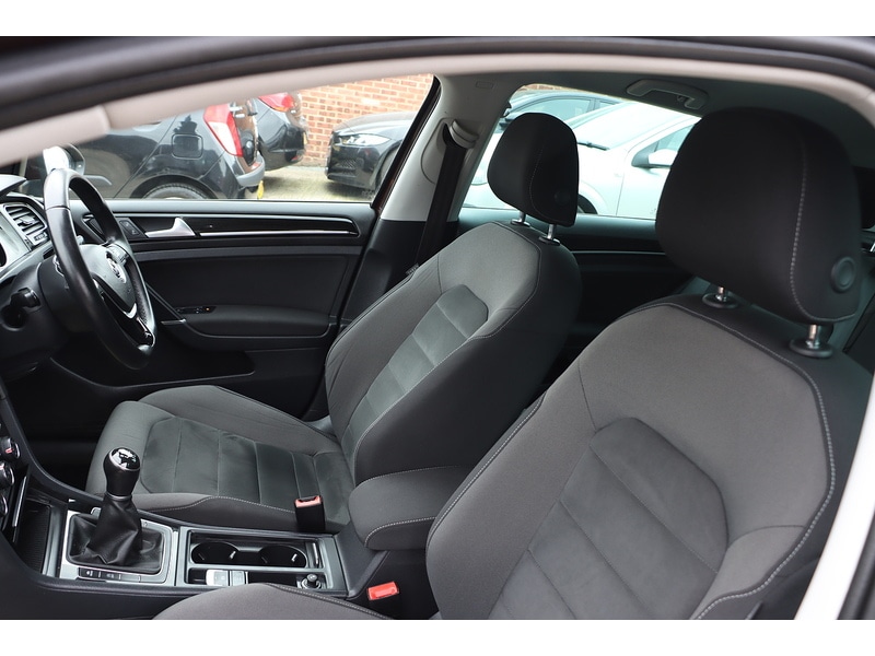 Used Volkswagen Golf 2017 for sale - 76185804: Photo 37