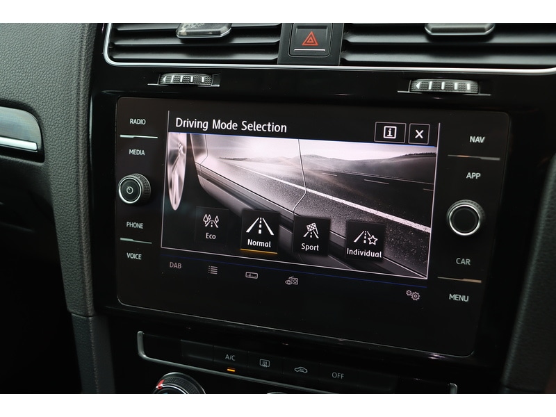 Used Volkswagen Golf 2017 for sale - 76185804: Photo 42