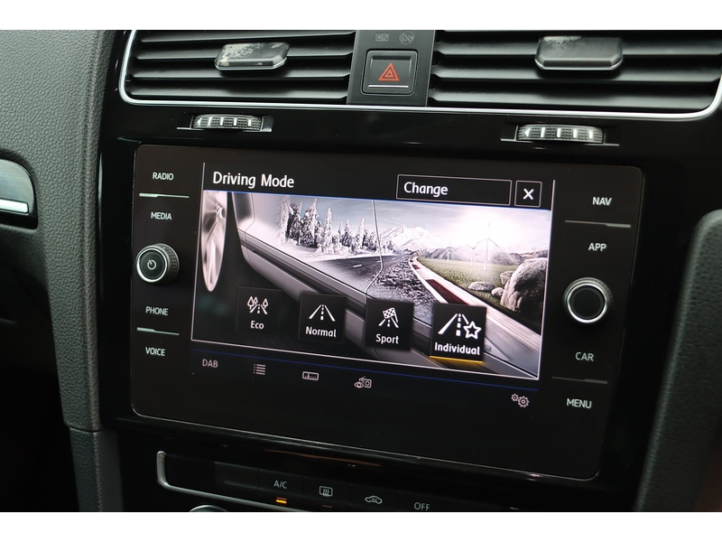 Used Volkswagen Golf 2017 for sale - 76185804: Photo 43