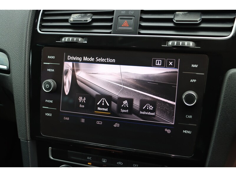 Used Volkswagen Golf 2017 for sale - 76185804: Photo 45