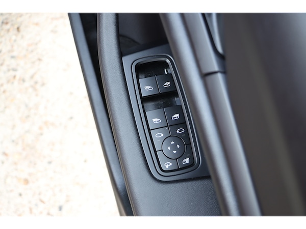 Used Porsche Taycan 2023 for sale - 75673009: Photo 28