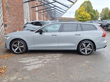 Used Volvo V60 2025 for sale - 76897428: Photo