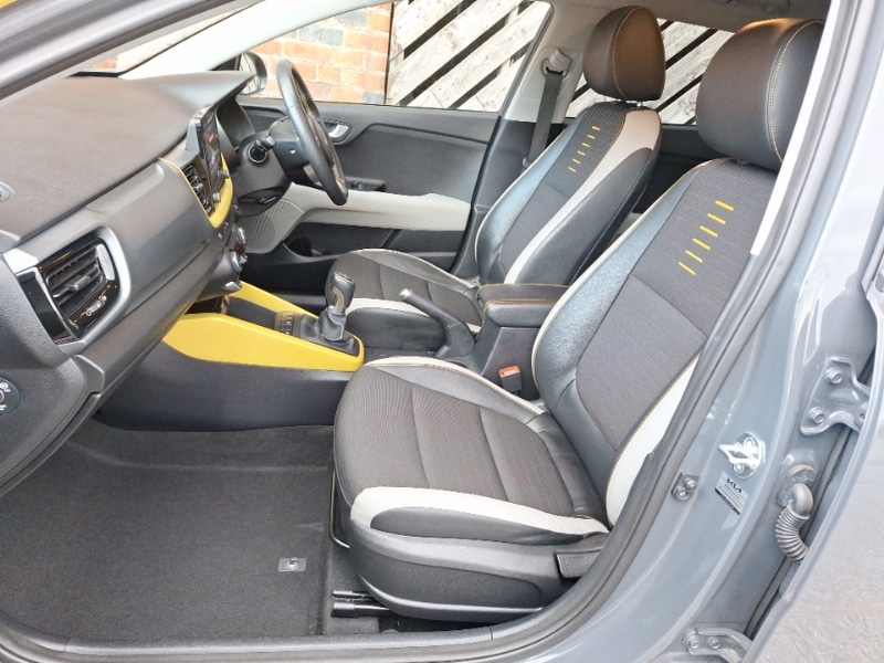 Used Kia Stonic 2023 for sale - 76397341: Photo 5