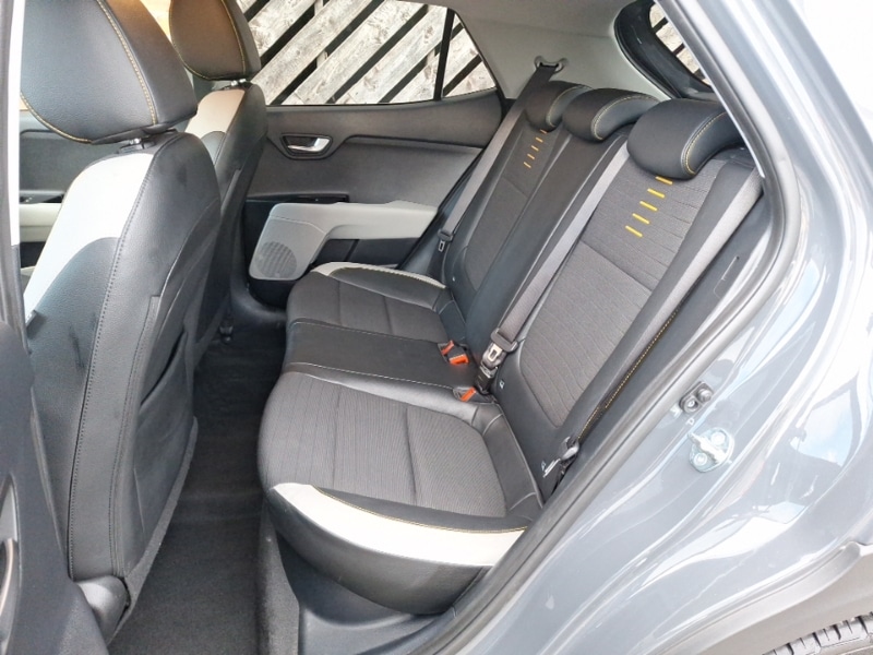 Used Kia Stonic 2023 for sale - 76397341: Photo 6