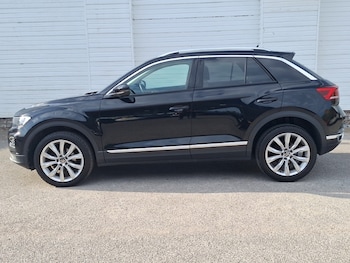 Used Volkswagen T-Roc 2021 for sale - 79074620: Photo