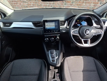 Used Renault Captur 2022 for sale - 76053264: Photo 2