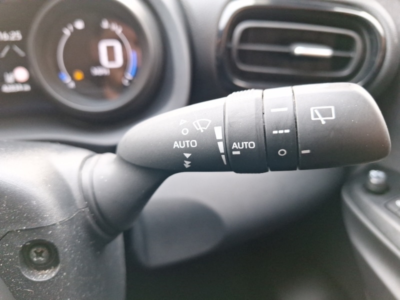 Used Toyota Yaris Cross 2022 for sale - 76708180: Photo 18