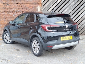 Used Renault Captur 2022 for sale - 76282243: Photo