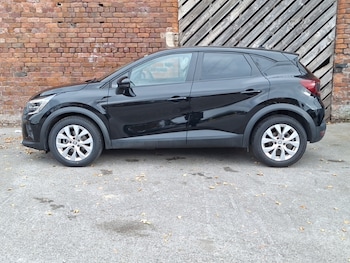Used Renault Captur 2022 for sale - 76282243: Photo