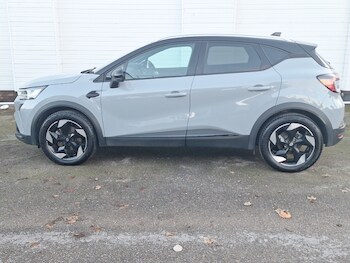 Used Renault Captur 2024 for sale - 76851683: Photo