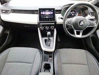 Used Renault Clio 2023 for sale - 77223527: Photo