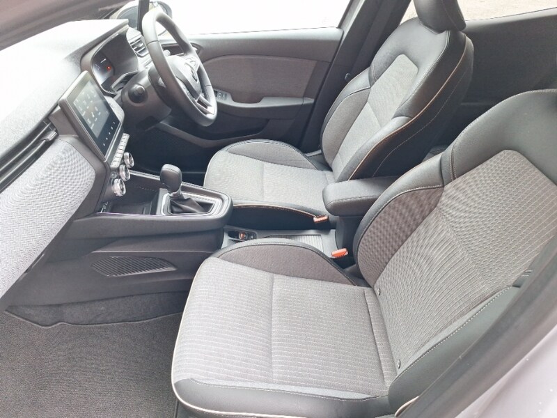 Used Renault Clio 2024 for sale - 75989650: Photo 5