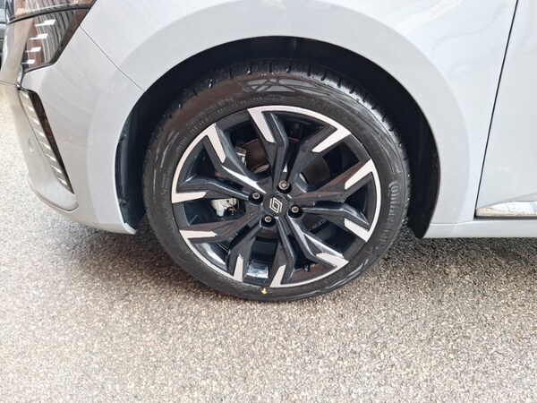 Used Renault Clio 2024 for sale - 75989650: Photo 9