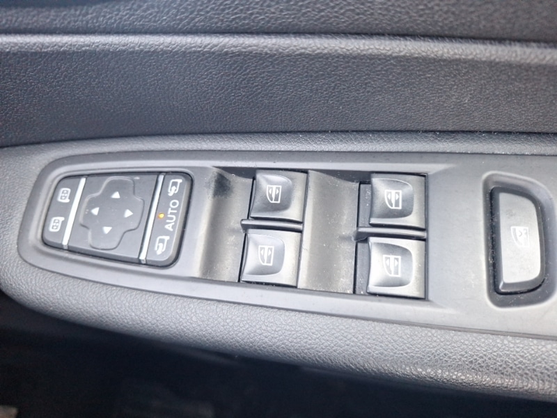 Used Renault Captur 2018 for sale - 78079536: Photo 13