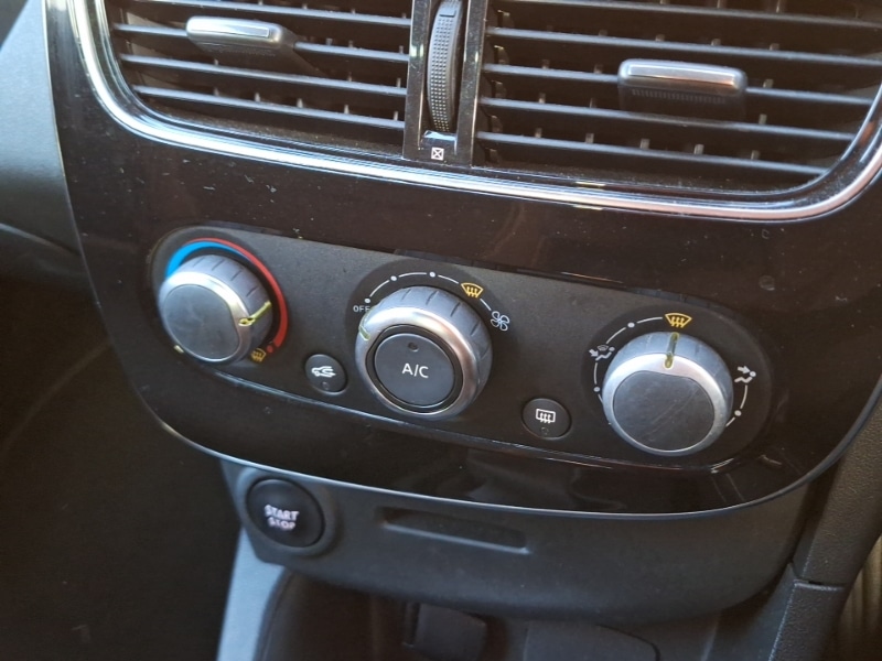 Used Renault Clio 2018 for sale - 76408076: Photo 14