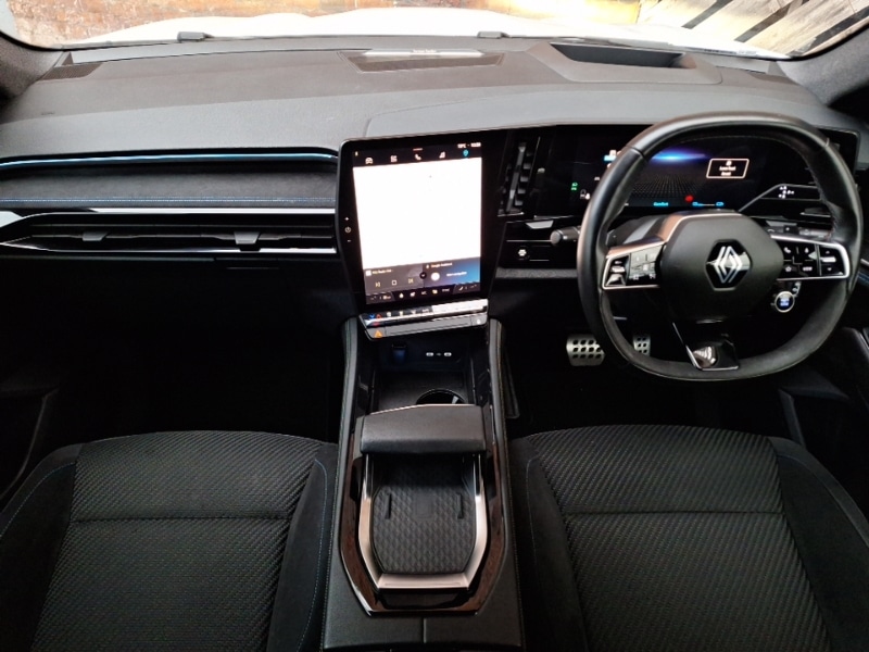 Used Renault Scenic E-Tech 2025 for sale - 76683657: Photo 2