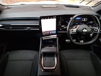 Used Renault Scenic E-Tech 2025 for sale - 76683657: Photo