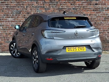 Used Renault Captur 2025 for sale - 75902697: Photo