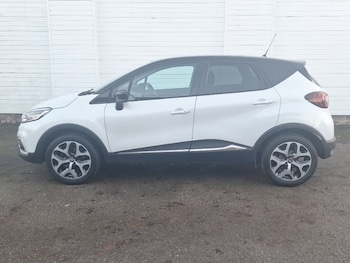 Used Renault Captur 2018 for sale - 77223533: Photo