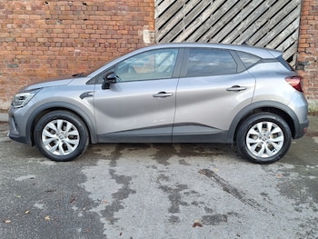 Used Renault Captur 2022 for sale - 76506938: Photo
