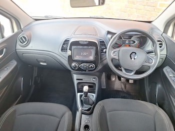 Used Renault Captur 2018 for sale - 76059106: Photo 2