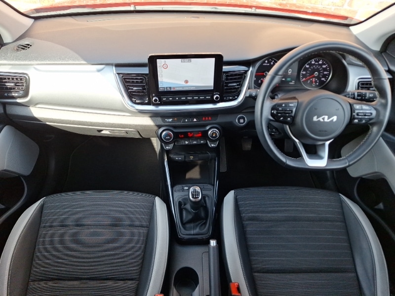 Used Kia Stonic 2022 for sale - 76893782: Photo 2