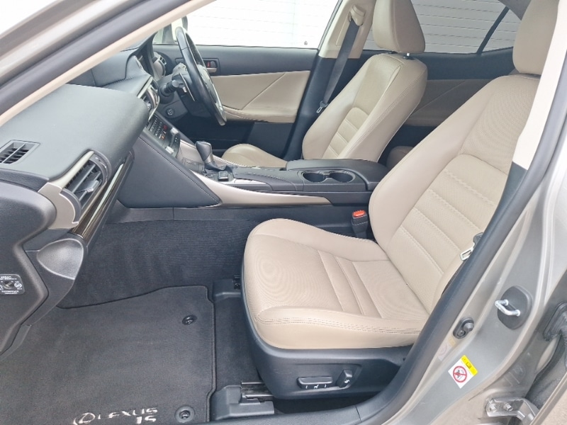 Used Lexus IS 2017 for sale - 78113310: Photo 5