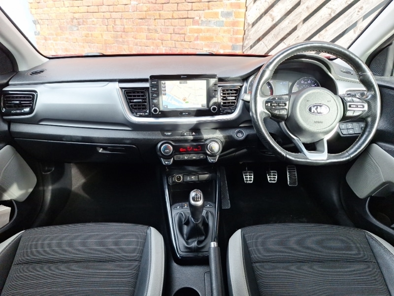 Used Kia Stonic 2018 for sale - 77031901: Photo 2